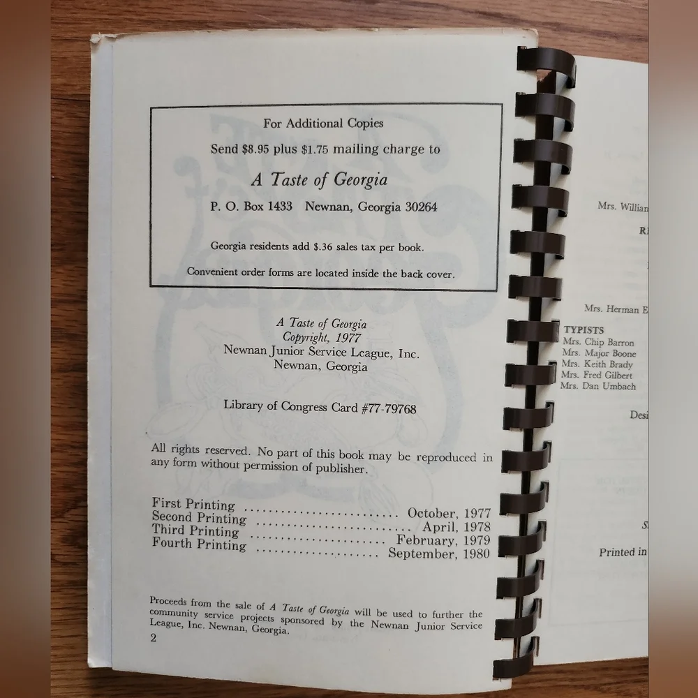 A Taste of Georgia Cookbook Vintage 1980  592 Pages